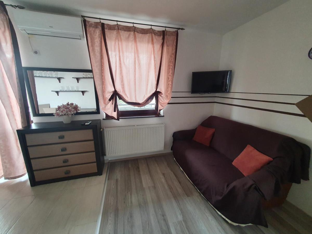 Krisi Apartman Hajdúszoboszló Exteriör bild